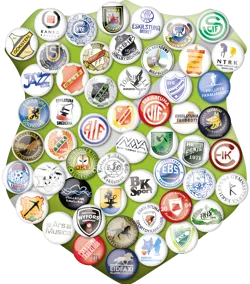 Föreningssköld med olika logotyper i form av märken