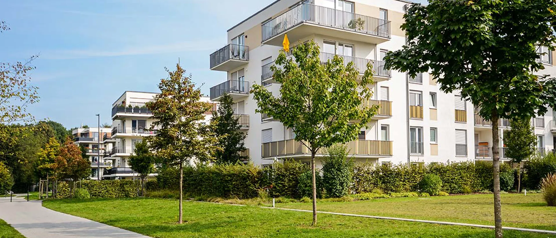 Bostadsområde med flerfamiljshus.