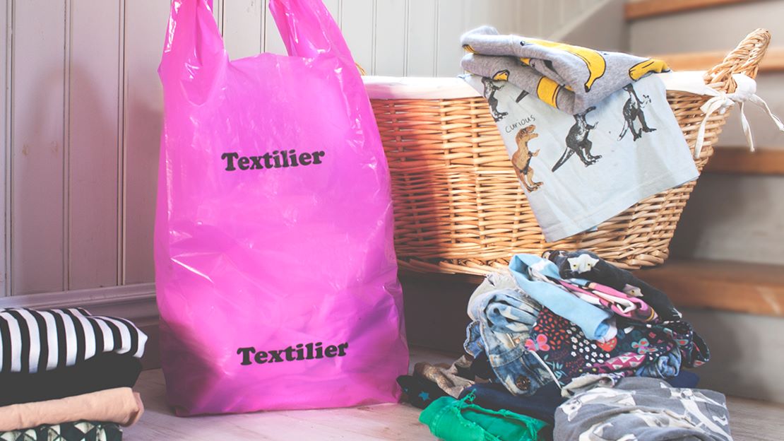 Färgsortering rosa påsen.