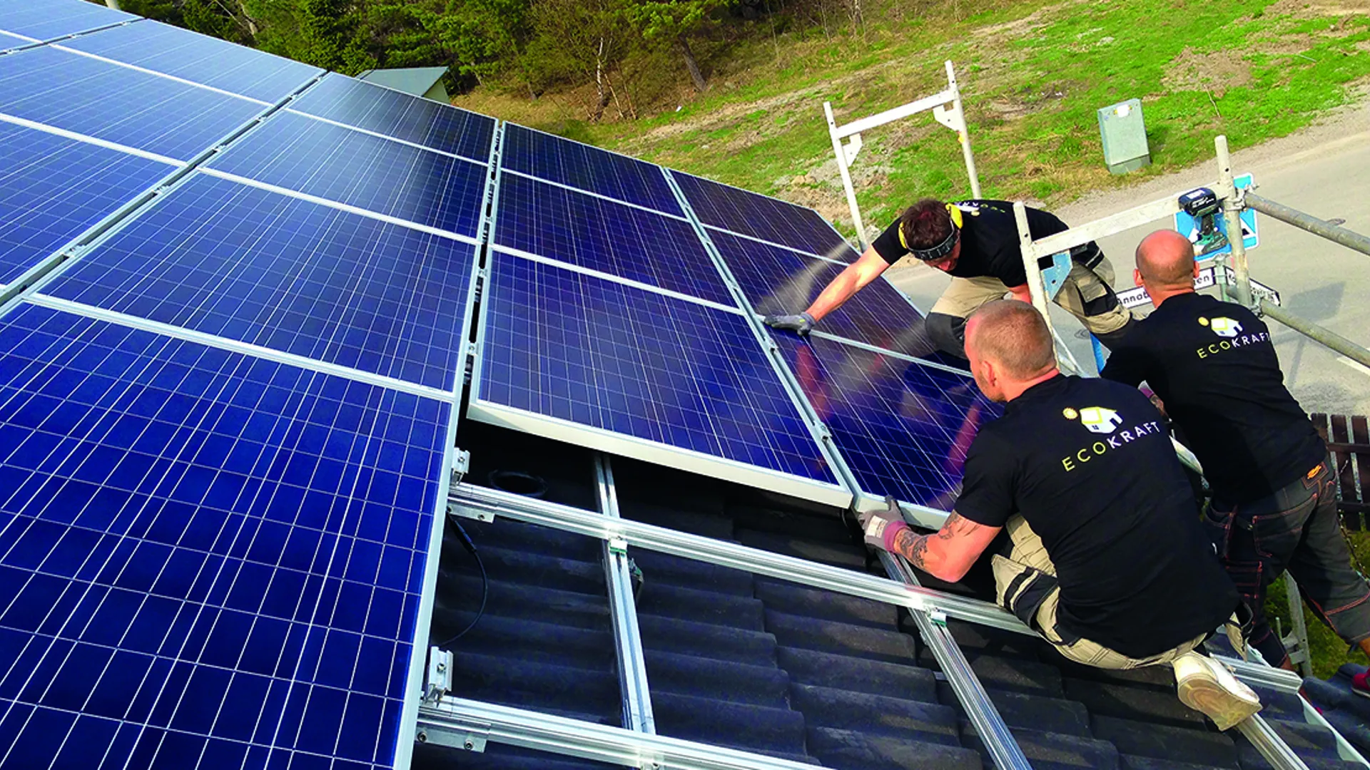 Solceller monteras på tak