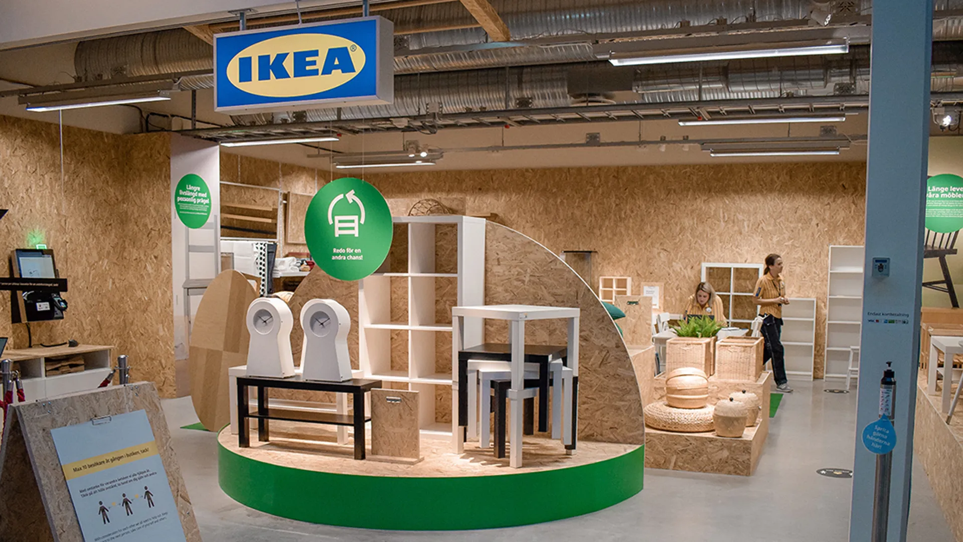 Ikeas Second Hand butik i Retuna Återbruksgalleria