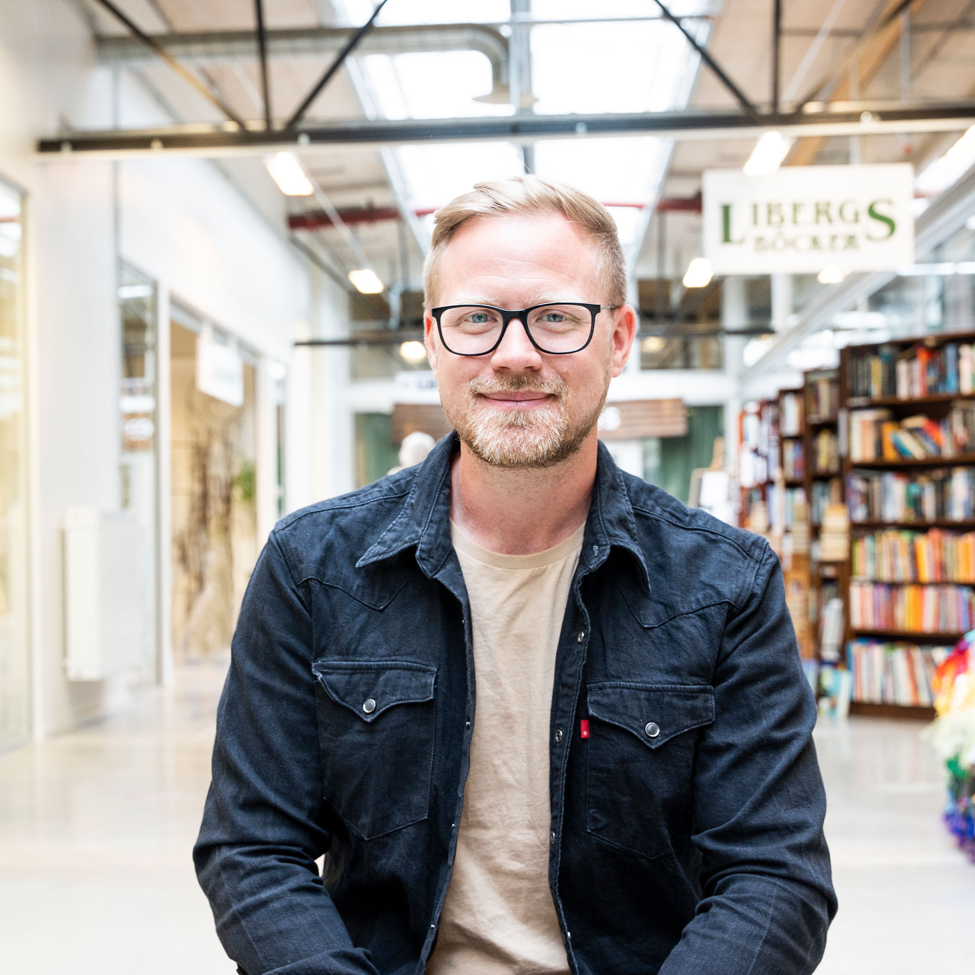 Porträtt Simon Glimtoft, centrumledare på ReTuna Återbruksgalleria i Eskilstuna