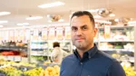 Goran Raundusi, vd på Rojan Food, i sin butik i Årby.