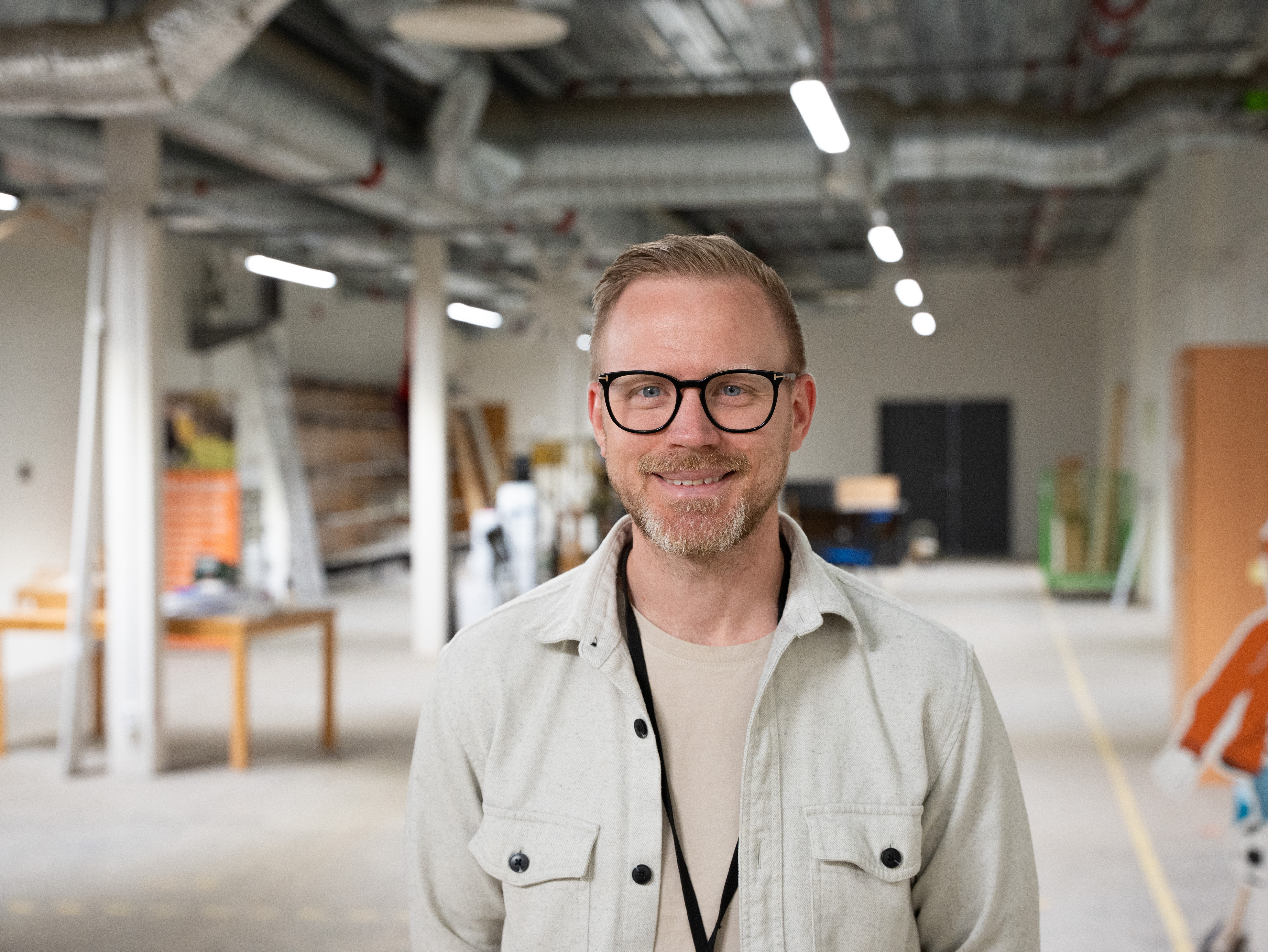 Simon Glimtoft i Återbyggets butikslokal på ReTuna
